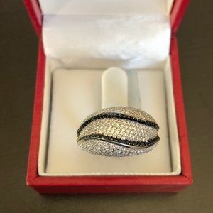 NWT! Silver Swarovski Pavé & Black Diamond Ring